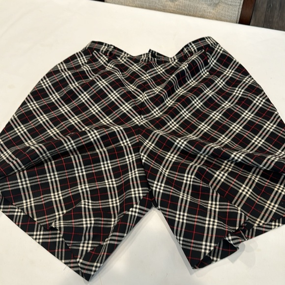 Authentic Burberry plaid skort - Picture 3 of 10